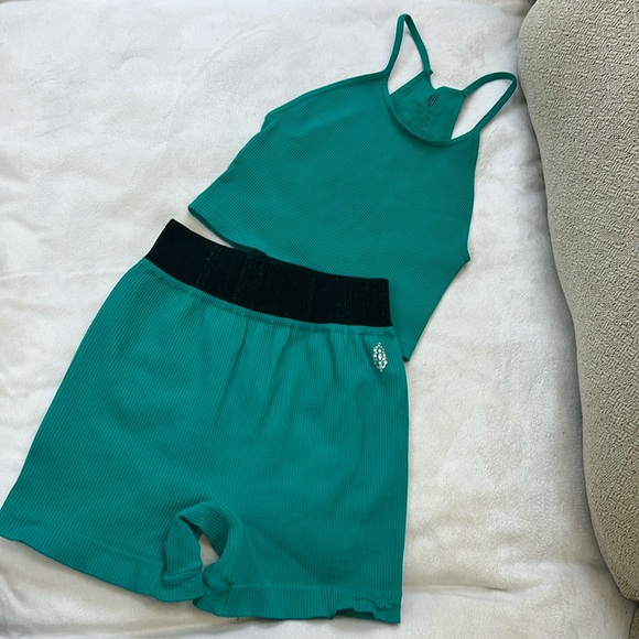 NEW COLOR SETS IN STOCK 🌺free people G/K short set or prajna happines set - Picture 6 of 17